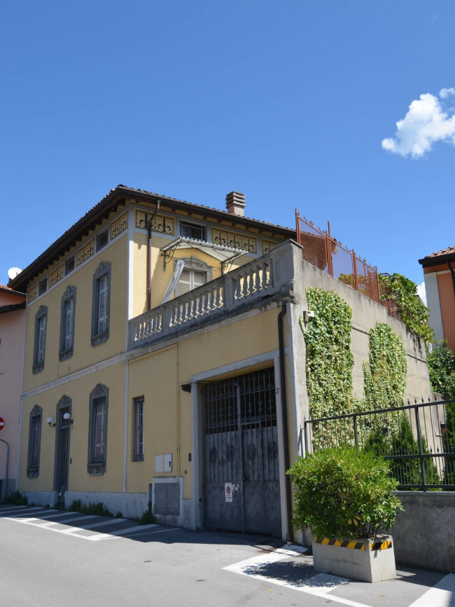 Casa Semindipendente in vendita a Lecco