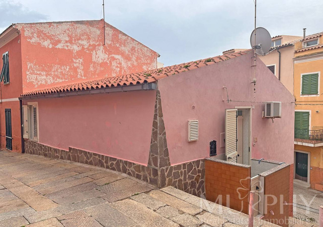 Casa indipendente in vendita a La Maddalena (SS)