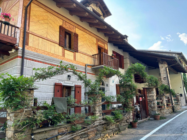 Porzione di casa in Vendita a Pinerolo