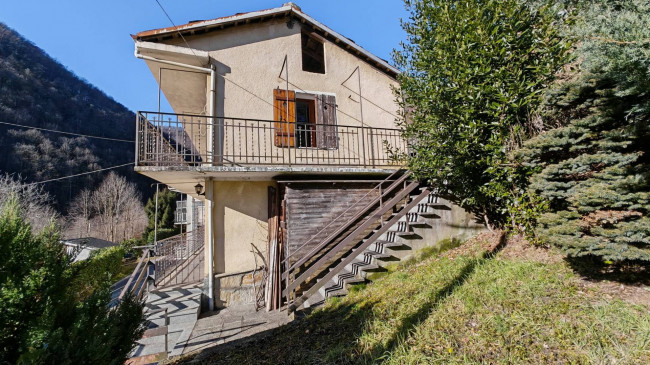 Villa Bifamiliare in Vendita a Pramollo