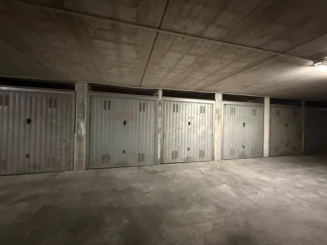 Box o garage in Vendita a Pinerolo