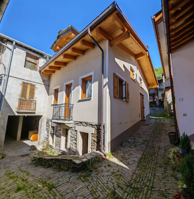 Porzione di casa in Vendita a Massello