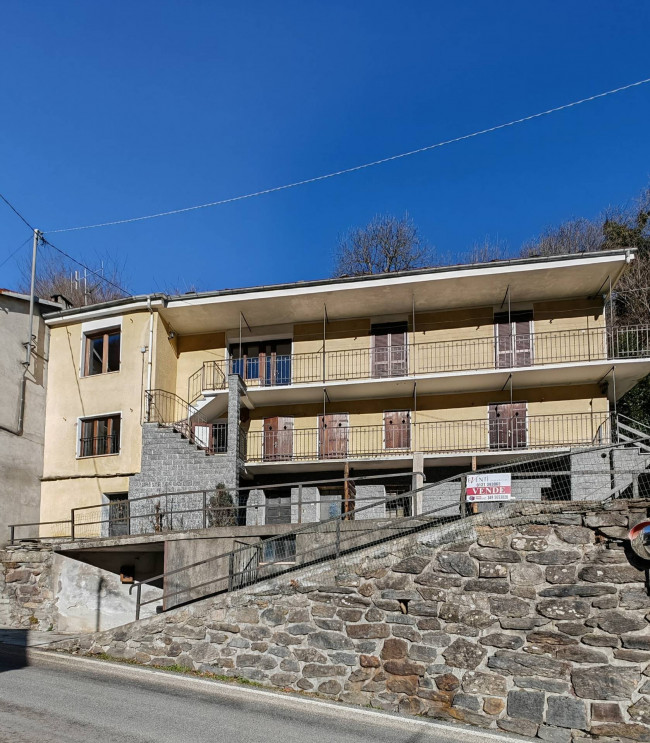 Villa Bifamiliare in Vendita a Pramollo