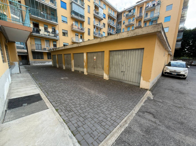 Box o garage in Vendita a Pinerolo