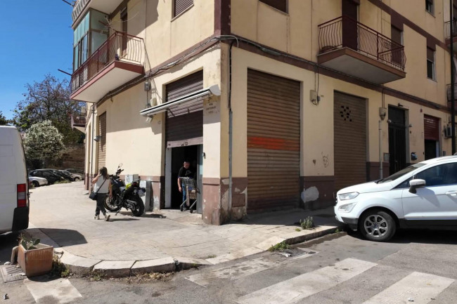 Fondo commerciale in vendita a Palermo (PA)