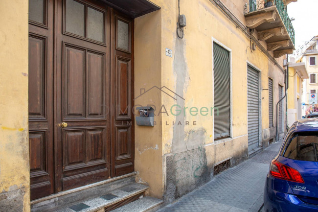 Locale commerciale in vendita a Imperia
