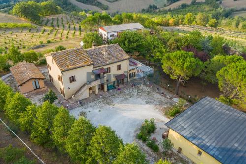 Casale in vendita a Camporotondo di Fiastrone