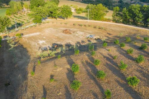 Casale in vendita a Camporotondo di Fiastrone