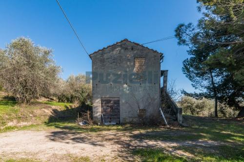 Casale in vendita a Montefiore dell'Aso