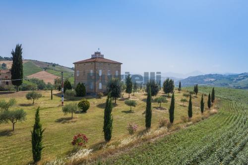 Casale in vendita a Montalto delle Marche