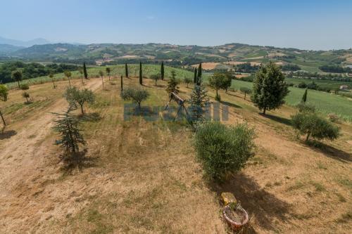 Casale in vendita a Montalto delle Marche