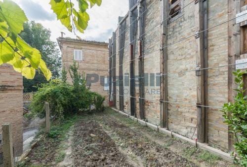 Casa singola in vendita a Monsampietro Morico