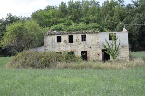 Casale in vendita a Montefiore dell'Aso