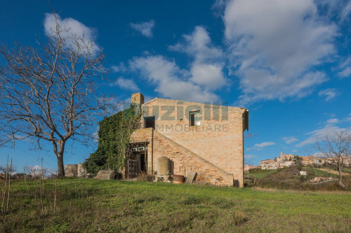 Casale in vendita a Carassai