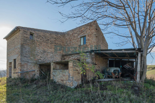 Casale in vendita a Carassai