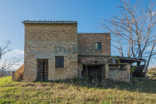 Casale in vendita a Carassai