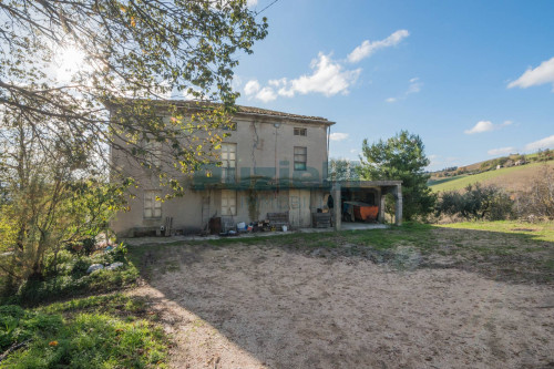 Casale in vendita a Carassai