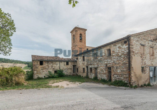 Rustico in vendita a San Severino Marche