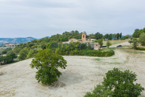 Rustico in vendita a San Severino Marche