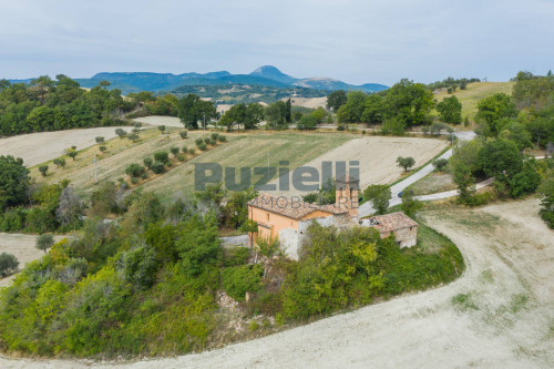 Rustico in vendita a San Severino Marche