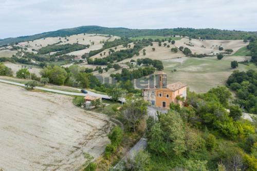 Rustico in vendita a San Severino Marche