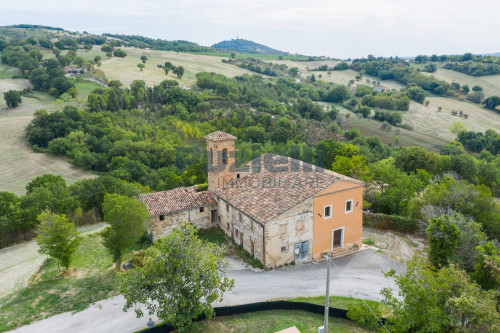 Rustico in vendita a San Severino Marche