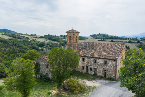 Rustico in vendita a San Severino Marche