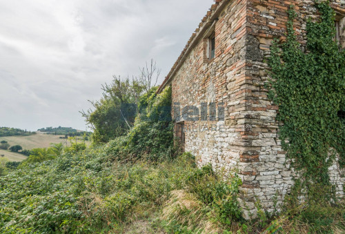 Rustico in vendita a San Severino Marche