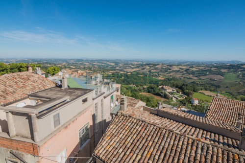 Casa indipendente in vendita a Santa Vittoria in Matenano