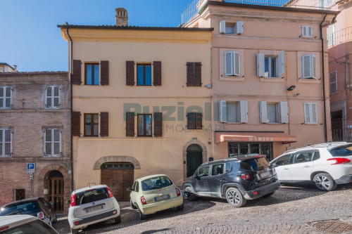 Casa indipendente in vendita a Fermo