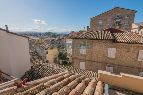 Casa indipendente in vendita a Fermo