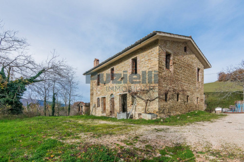 Casale in vendita a San Ginesio