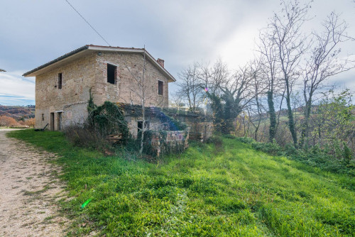 Casale in vendita a San Ginesio