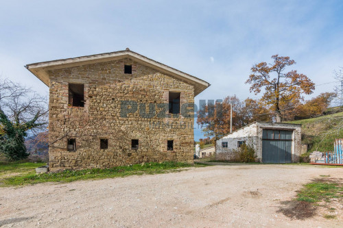 Casale in vendita a San Ginesio