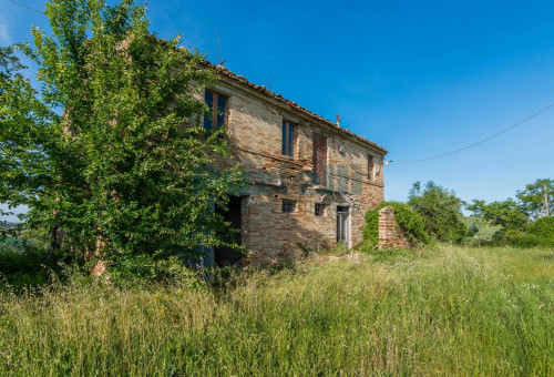  for sale in Montottone