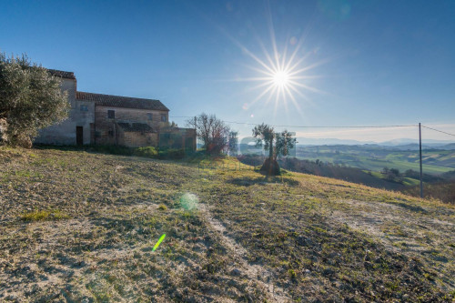 Casale in vendita a Montegiorgio