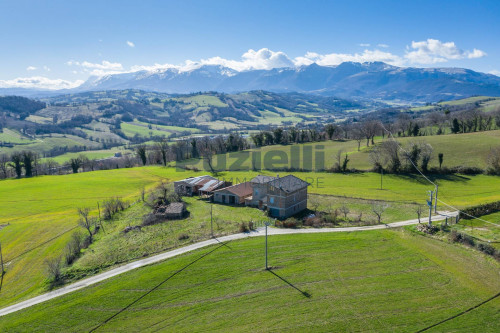 Casale in vendita a San Ginesio