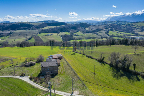 Casale in vendita a San Ginesio