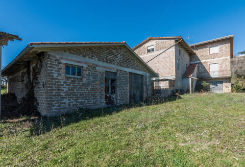  for sale in San Ginesio