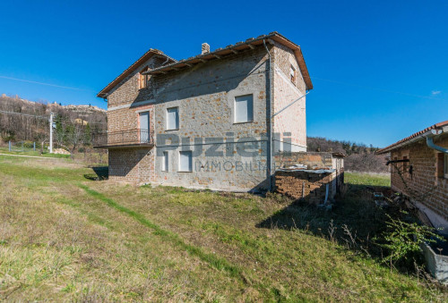  for sale in San Ginesio