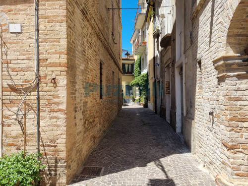 Casa indipendente in vendita a Monte Urano