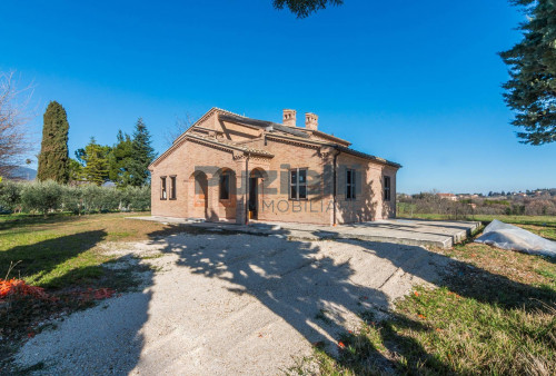 Villa in vendita a Treia