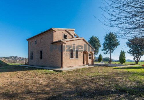 Villa in vendita a Treia