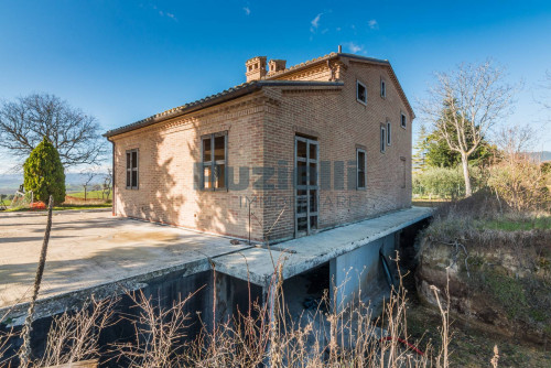 Villa in vendita a Treia