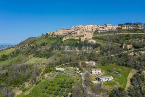 Rustico in vendita a Monterubbiano