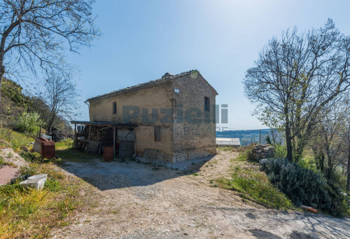 Rustico in vendita a Monterubbiano