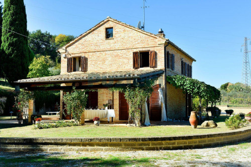 Casale in vendita a Civitanova Marche