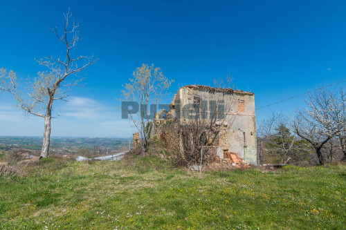 Rustico in vendita a Montefalcone Appennino