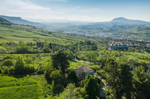 Villa in vendita a Maltignano