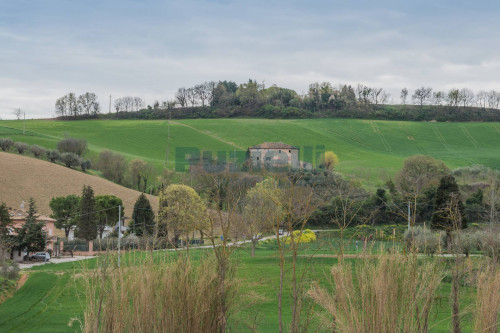 Casale in vendita a Fermo